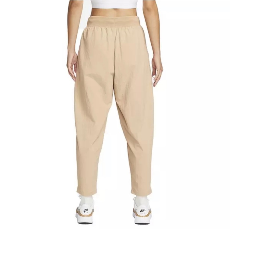 Nike Women's Sportswear Essential Woven High-waisted Winter Pants Size Large - Picture 2 of 4